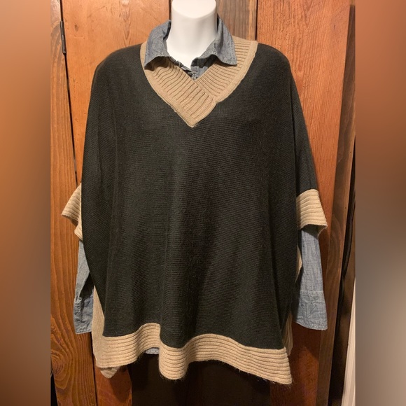 NY & Company Poncho - Picture 1 of 12